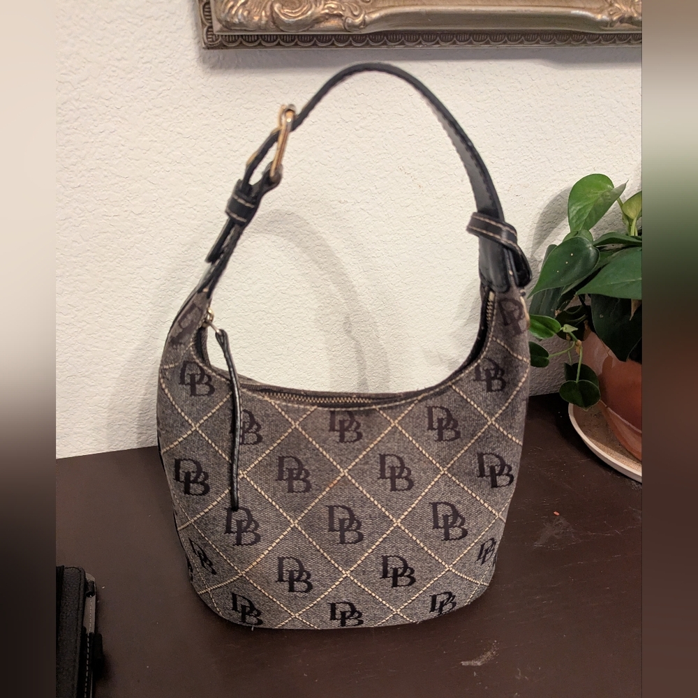 Y2K Dooney & Bourke Signature Small Bucket Hobo Bag - Picture 3 of 13